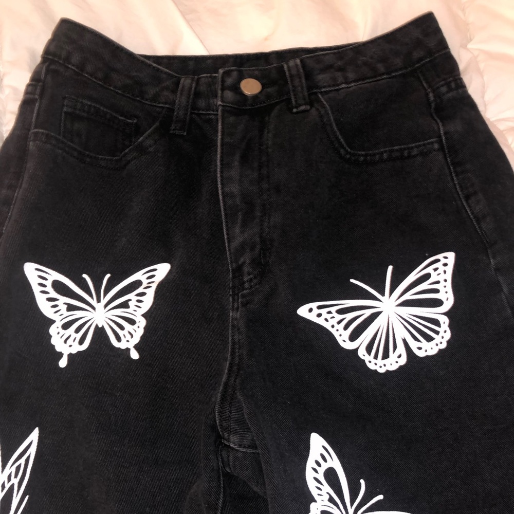 SHEIN jeans. SIZE: SMALL. High waisted, boyfriend cut.